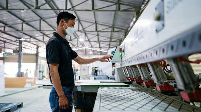 Xưởng sản xuất nội thất gỗ công nghiệp của AIC