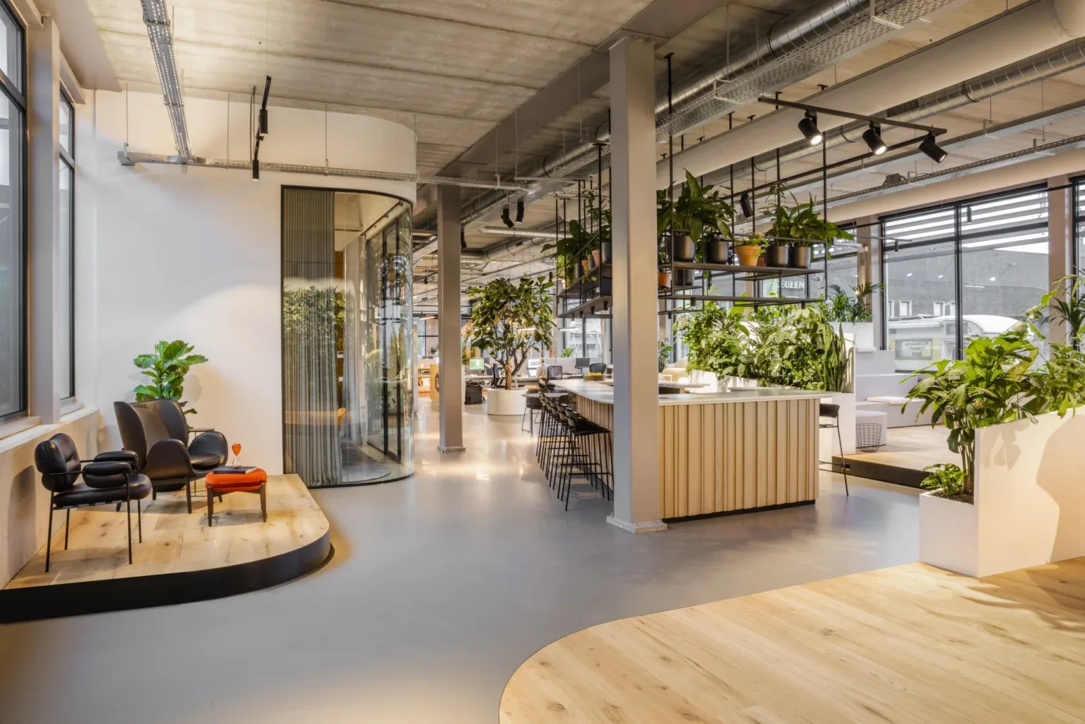 Không gian lounge xanh trong văn phòng hiện đại