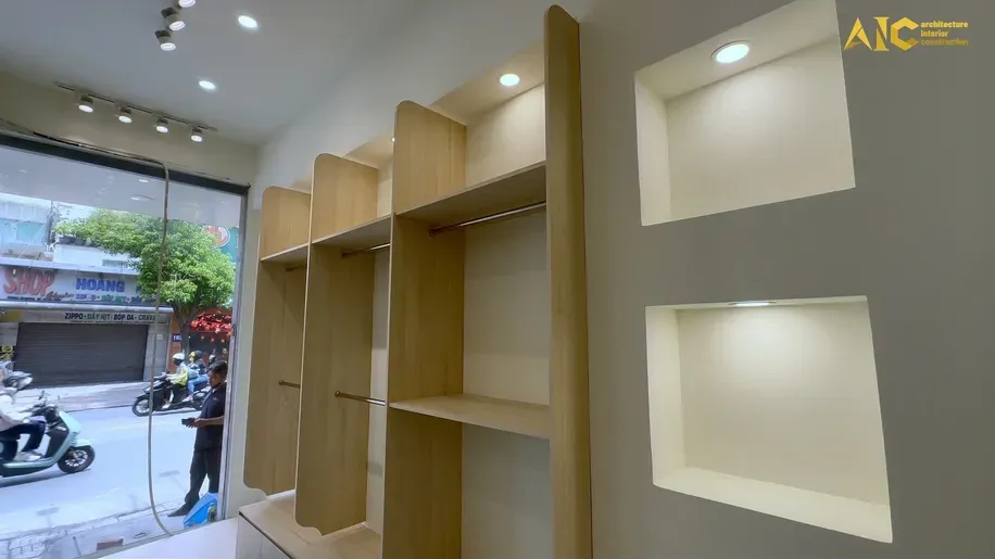 Thiết kế thi công cửa hàng đồ bơi Xuân Thu — ảnh 6