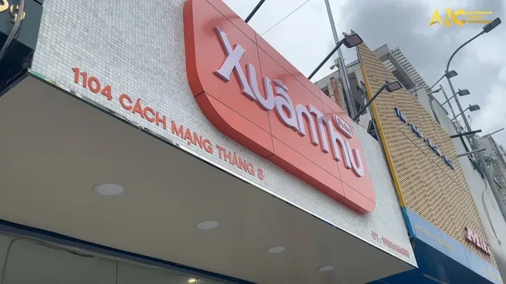 Thiết kế thi công cửa hàng đồ bơi Xuân Thu — ảnh 5