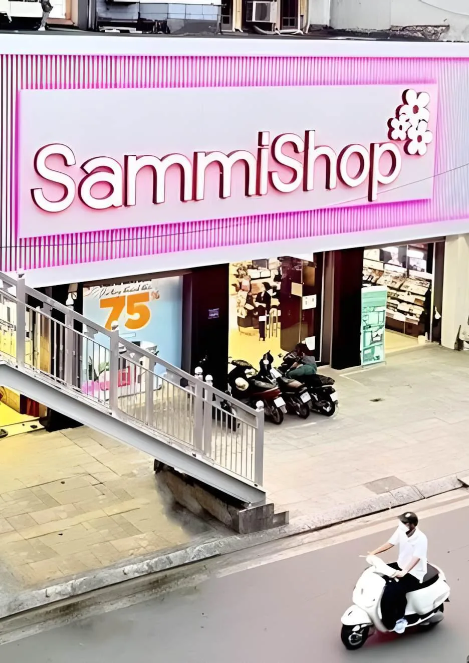 Cửa hàng SammiShop — Vincom Cầu Giấy